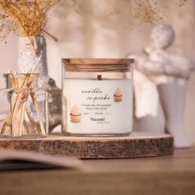 Świeca sojowa Vanilla Cupcake w szklanym słoju z białym woskiem zapach wanilia ciasteczko